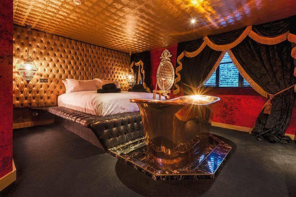 Hotel Crazy Bear 4*