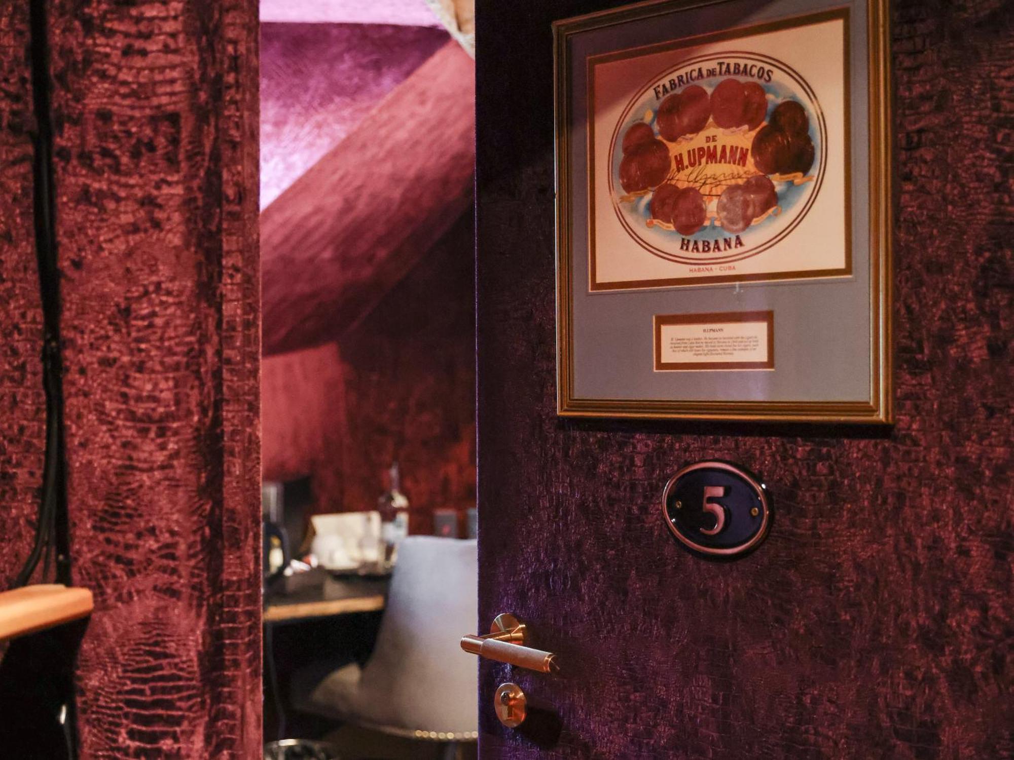 Crazy Bear Hotel 4*